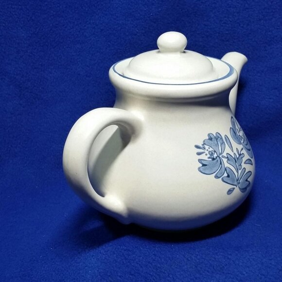 Pfaltzgraff Yorktowne Teapot 5 Cup Stoneware Country Kitchen USA Backstamp - Picture 8 of 11